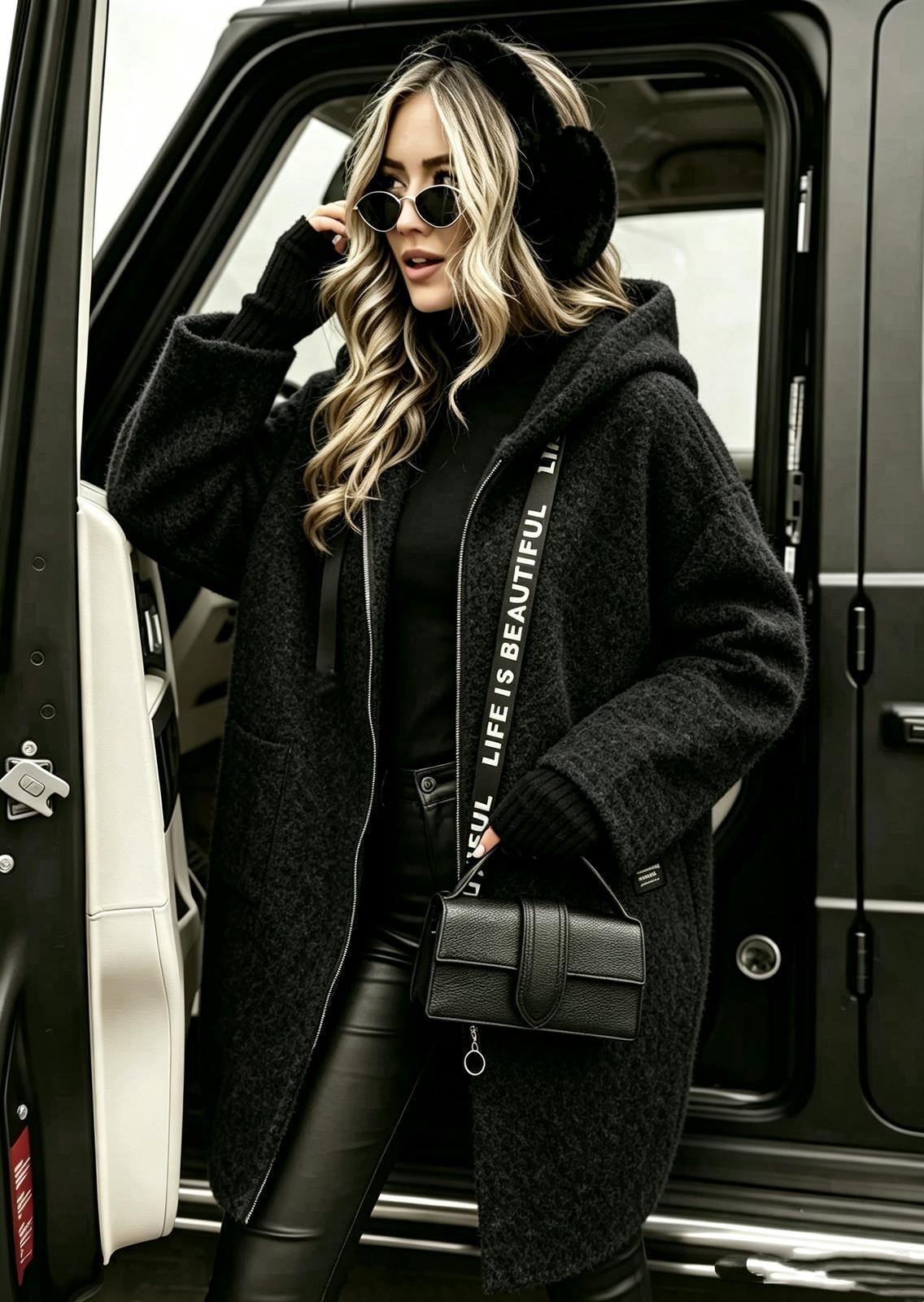 PLAŠČ MAKOMA črn