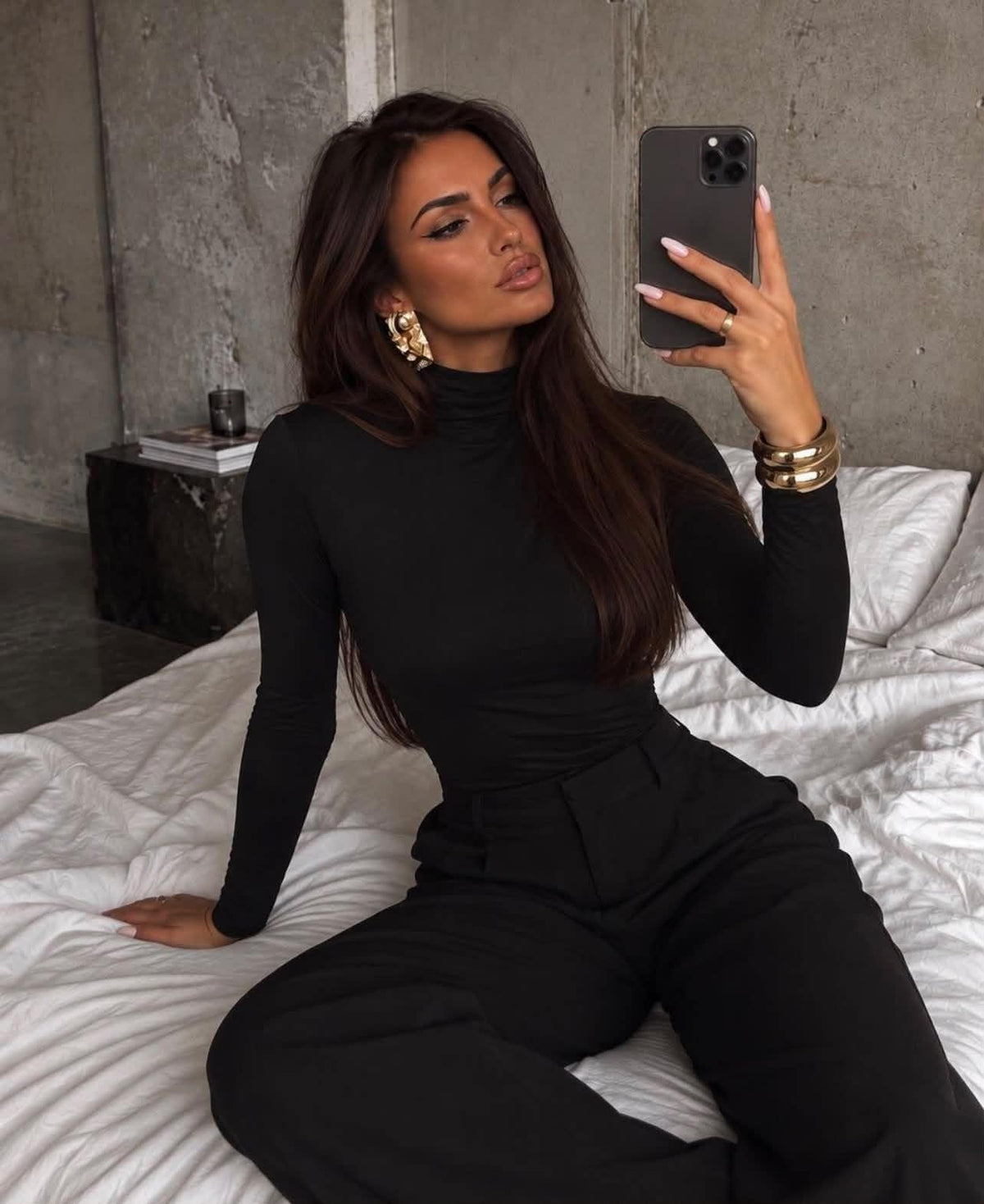 PULI LARISA črn